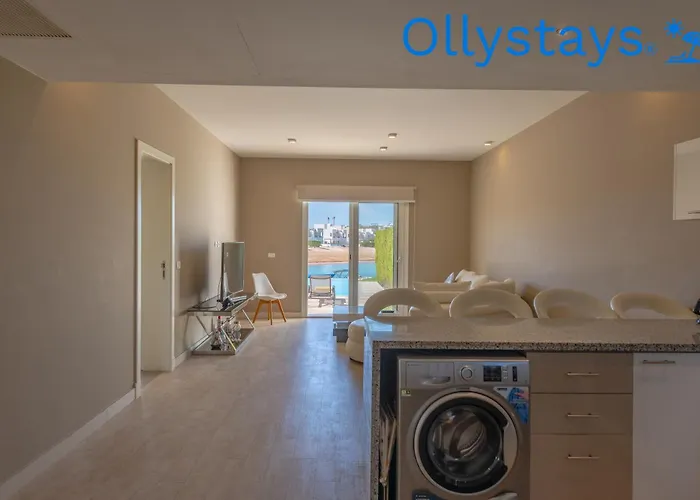 Villa Ollystays Luxury 4br Villa, Heated Pool, Joubal Lagoon View ! Hurghada