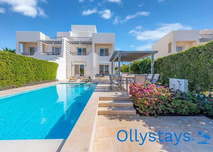 Villa Ollystays Luxury 4br Villa, Heated Pool, Joubal Lagoon View ! *
