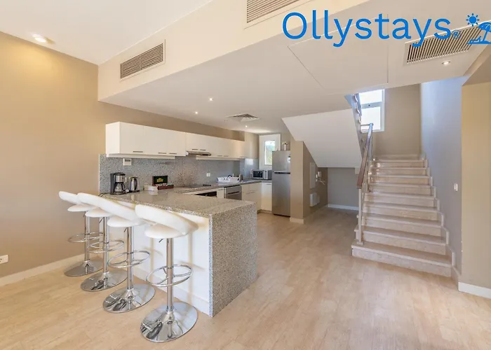 Villa Ollystays Luxury 4br Villa, Heated Pool, Joubal Lagoon View ! *
