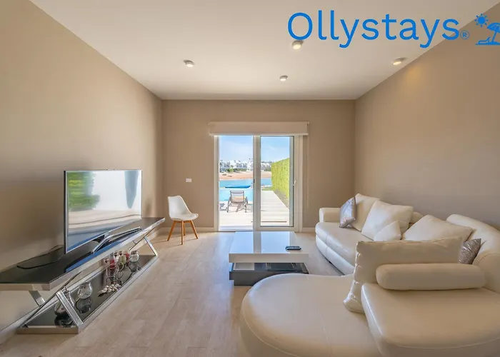 Ollystays Luxury 4br Villa, Heated Pool, Joubal Lagoon View !