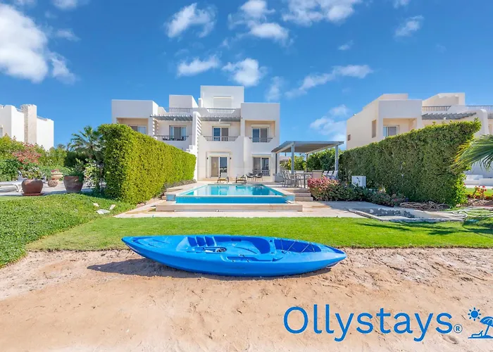 Villa Ollystays Luxury 4br Villa, Heated Pool, Joubal Lagoon View !