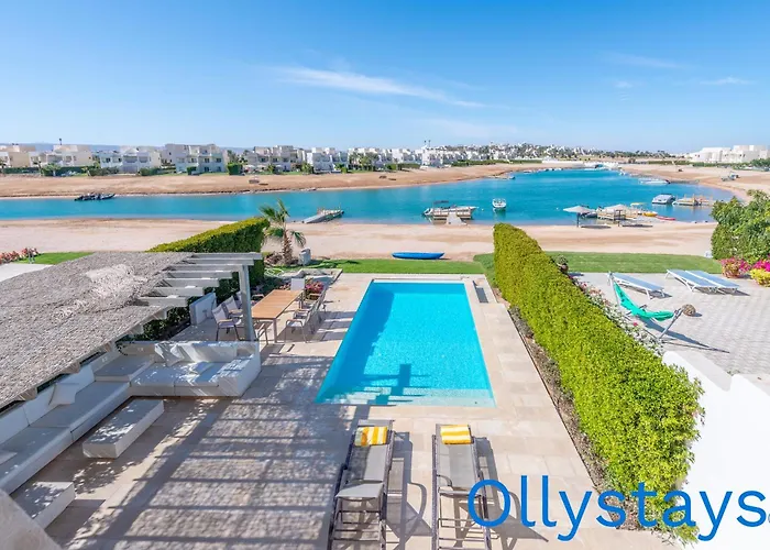 Villa Ollystays Luxury 4br Villa, Heated Pool, Joubal Lagoon View !