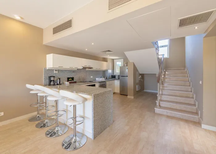 Villa Ollystays Luxury 4br Villa, Heated Pool, Joubal Lagoon View !