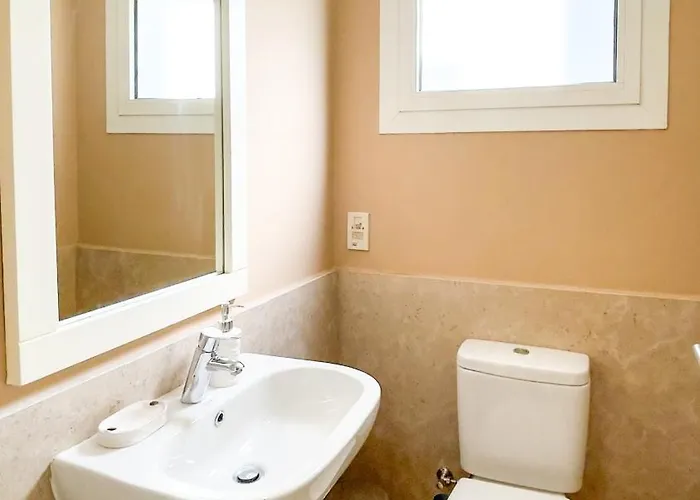 Villa Ollystays Luxury 4br Villa, Heated Pool, Joubal Lagoon View !