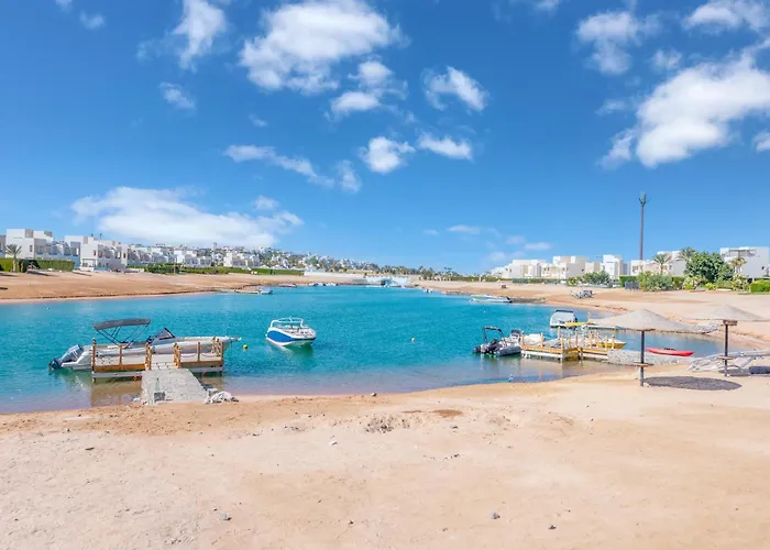 Villa Ollystays Luxury 4br Villa, Heated Pool, Joubal Lagoon View !